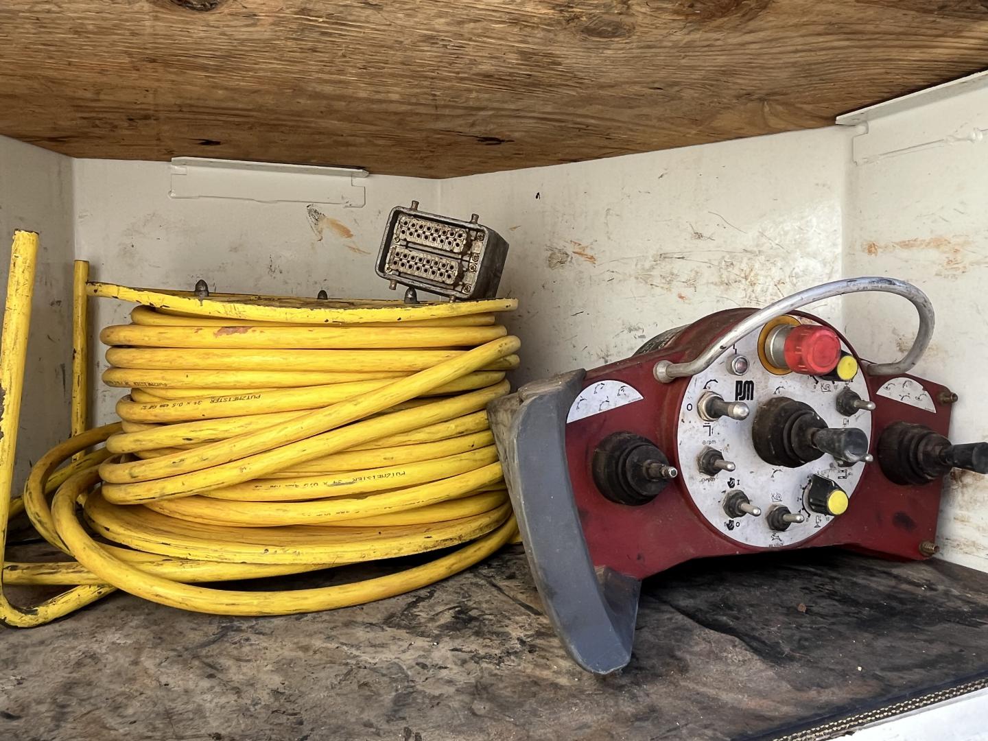 ./imagenes/INVOICE/2019/18014/AMION MAC 242 CON BOMBA DE CONCRETO PUTZMEISTER Z (68).JPG